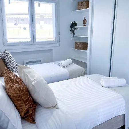 Laverne - Stunning Sea View T3 With South-facing Terrace Apartment *