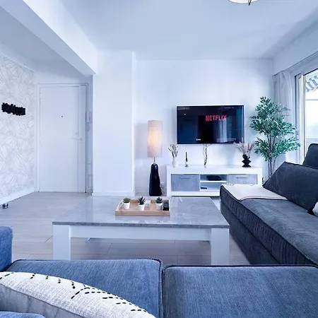 Laverne - Stunning Sea View T3 With South-facing Terrace Apartment *