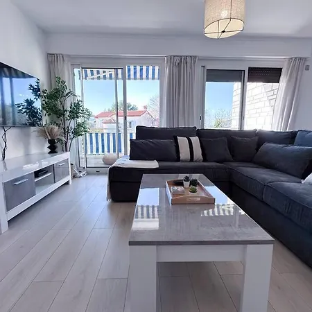 Laverne - Stunning Sea View T3 With South-facing Terrace Apartment *